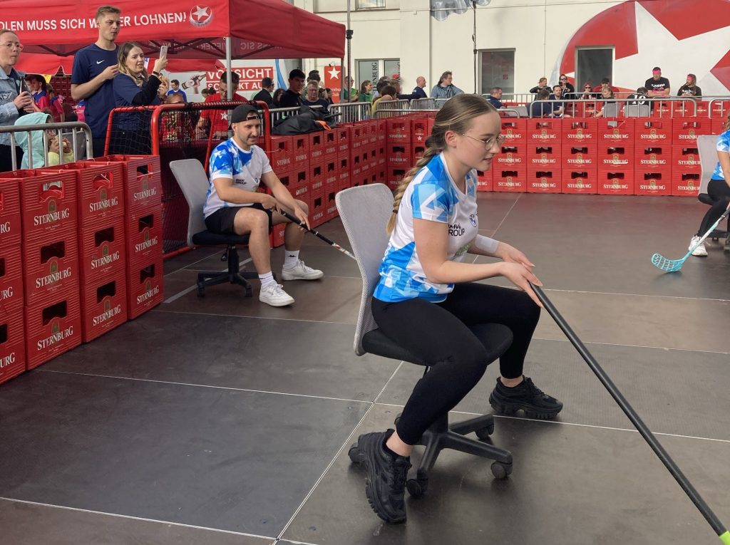 media 1f bürostuhl hockey 2024 spiel(3)